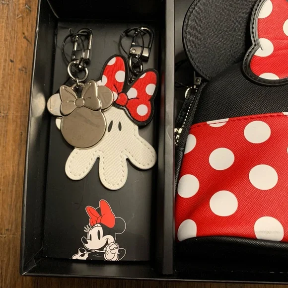 Disney Minnie Mouse Red and Black Kids Accessory Set